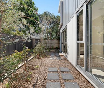 Brand New Fully Furnished Huge Ground Floor Two-Bedroom Garden Apar... - Photo 4
