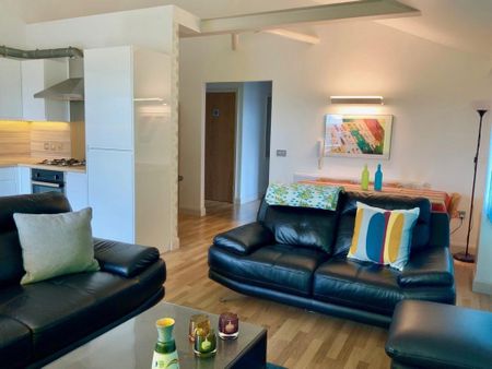 3 bedroom penthouse to rent - Photo 3