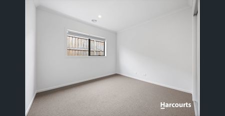 Modern Living in This Spacious Five-Bedroom Home - Photo 4