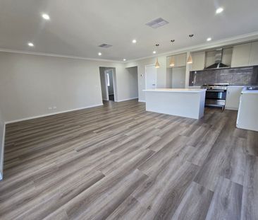 Comfortable, Low-Maintenance Living in Mandalay Estate - Photo 4