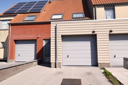 COMFORTABELE RIJWONING MET GARAGE RUSTIG GELEGEN IN CENTRUM MIDDELKERKE - Photo 5