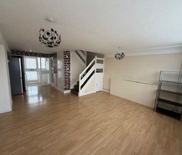 2 Bed Maisonette, Norman Crescent, TW5 - Photo 3
