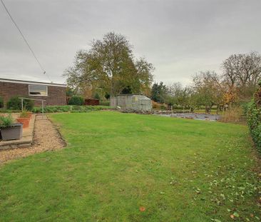 3 bedroom detached bungalow to rent - Photo 6