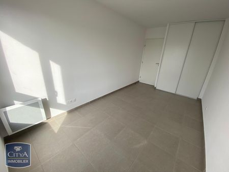 Location Appartement 3 pièces 62m² HYERES 83400 - Photo 2