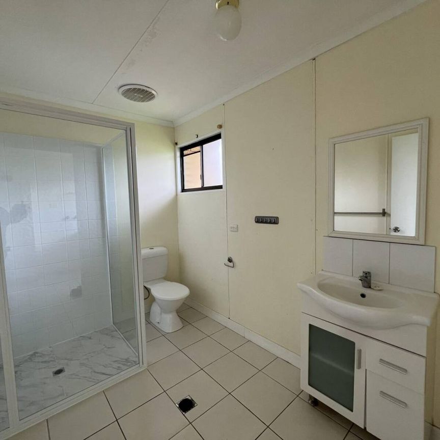 Unit in complex of 3 - Photo 1