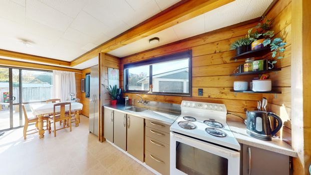 Springvale - 3 Bedrooms - Photo 1