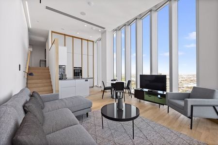 Manhattan Loft Gardens, 20 International Way, London - Photo 2