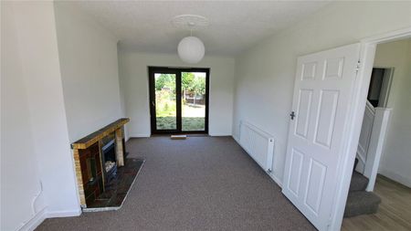 3 Bedroom House To Rent - Photo 3