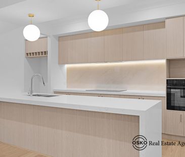 Luxury Family Living in the Heart of Riverwalk Estate - Photo 5