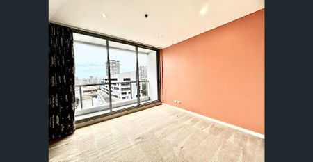 Spacious Oversized Split Level 2 Bedroom Apartment - Photo 2