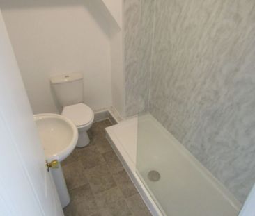 1 bed Apartment - To Let - Photo 3