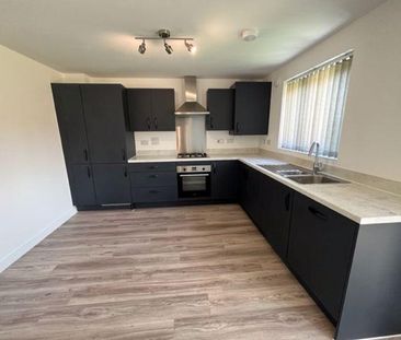 3 bedroom semi-detached house to rent - Photo 5