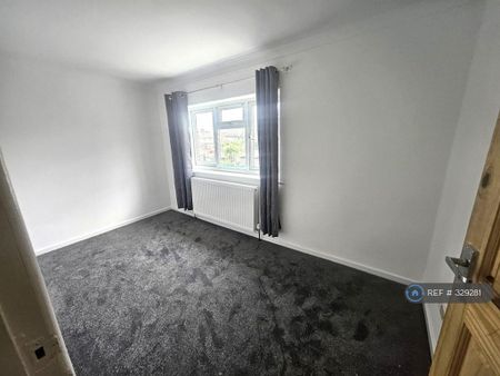 4 bedroom terraced house to rent - Photo 5