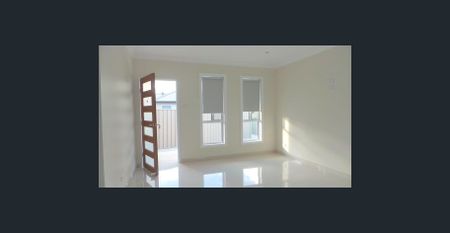 MODERN SPACIOUS CONVENIENT LOCATION - Photo 5