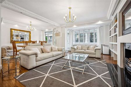 A spacious and modern three bedroom lateral apartment with a roof terrace and off street parking moments from Queensway and Hyde Park - Photo 2