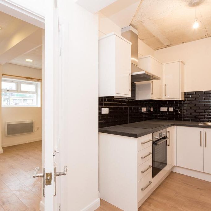 Studio to rent - Photo 1