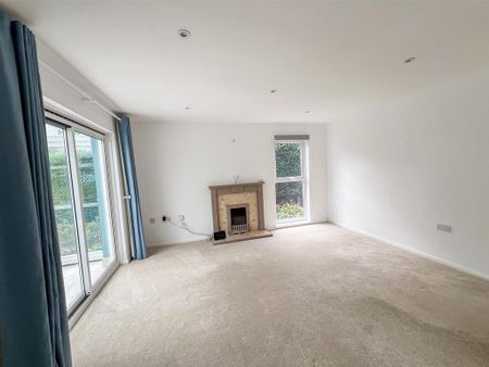 3 bedroom end of terrace house to rent - Photo 4