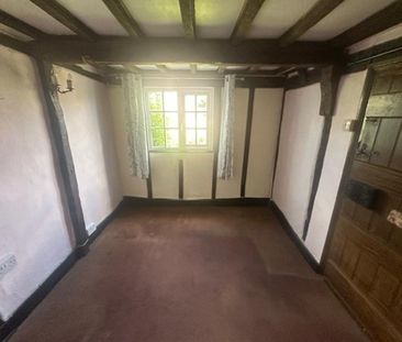 Available 4 Bed Cottage - Photo 1