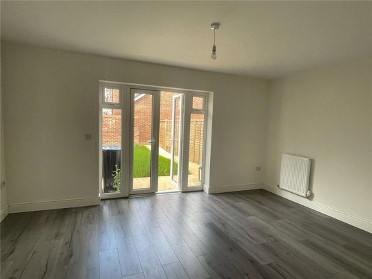 3 bedroom semi-detached house to rent - Photo 1