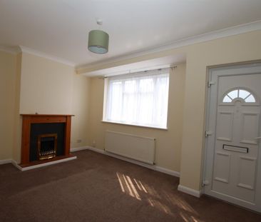 2 bedroom Terraced House to let - Photo 5