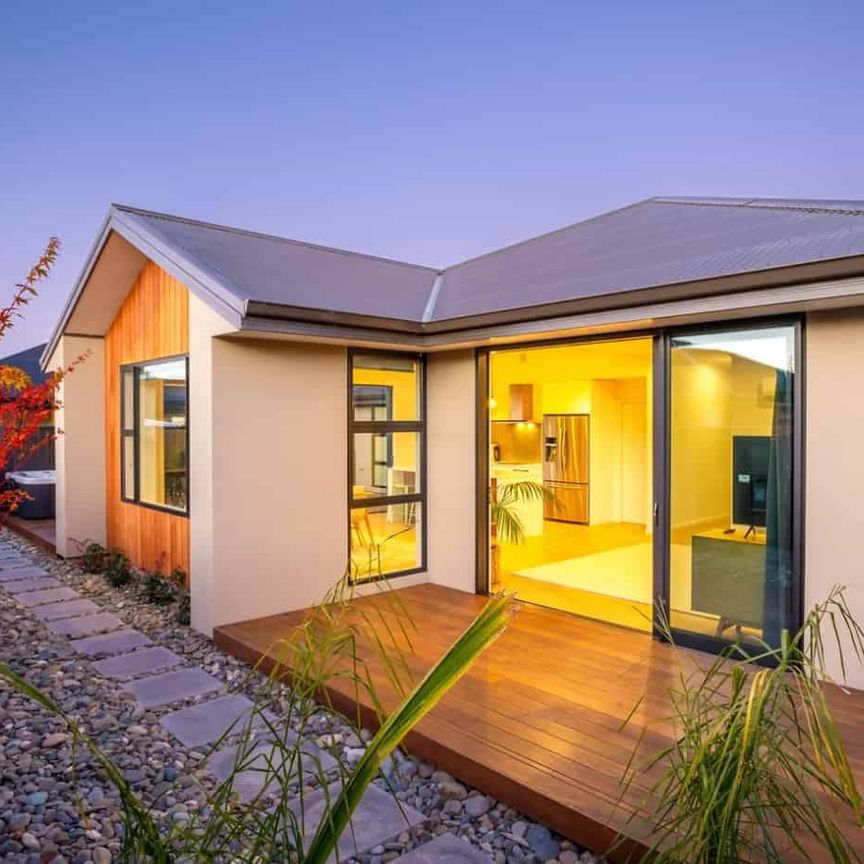 Berryfields, 3 bedrooms - Photo 1