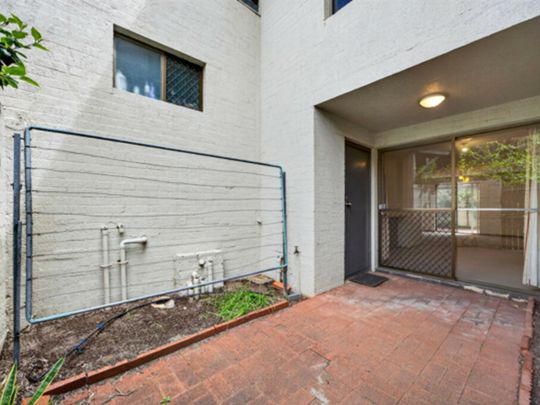 Town house in the heart of Subiaco - Photo 1