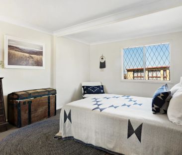 Beachside Living in a Dual Level Home - Photo 5