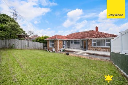 Warm, Practical Living in a Highly Convenient Location - Photo 4