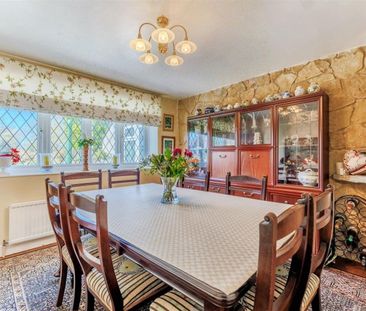 4 BED House To rent - Photo 1