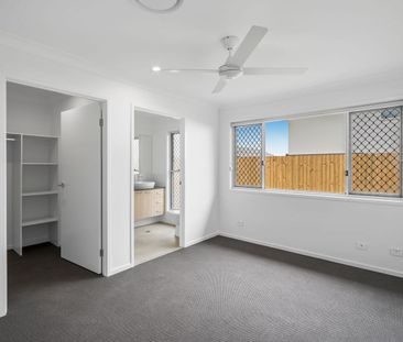 Brand New 4-Bedroom Home with Multiple Living Areas, Solar & Alfres... - Photo 2