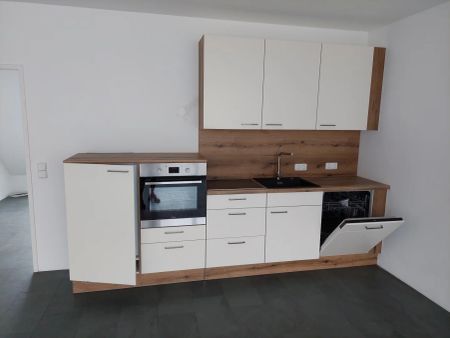 Großzügige - Terrassenwohnung / DG mit Lift im Zentrum von Amstetten - Photo 3