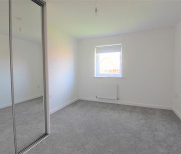 3 bedroom semi-detached house to rent - Photo 3