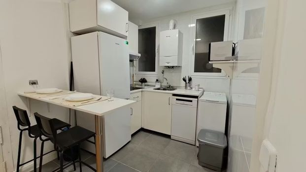 Calle de Trafalgar, Madrid, Community of Madrid 28010 - Photo 1