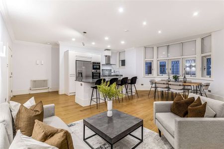 A spacious 2 bedroom, 2 bathroom apartment with private patio garden. - Photo 3