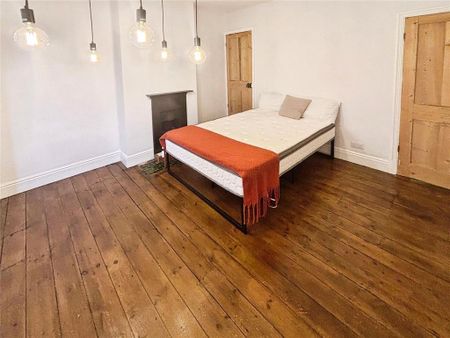 3 bedroom terraced house to rent - Photo 4