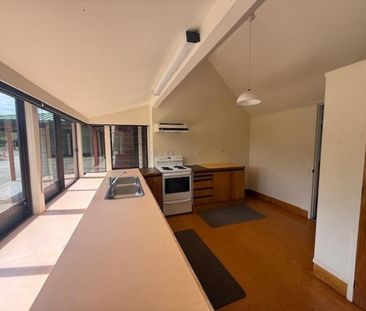 Quiet Living Surrounded by Vineyards - Photo 5