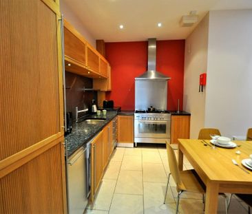 3 bedroom flat to rent - Photo 1