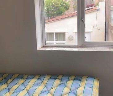 Room in a Shared House, Mivart Street, BS5 - Photo 1