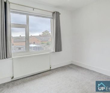 3 bedroom end of terrace house to rent - Photo 3