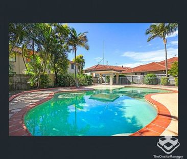 CENTRALLY LOCATED 3 BED TOWNHOUSE UP FOR RENT IN CARRARA, PET CONSI... - Photo 4
