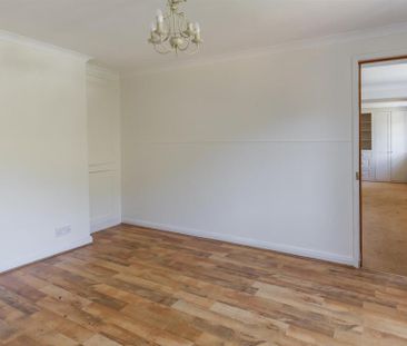 5 bedroom semi-detached house to rent - Photo 6