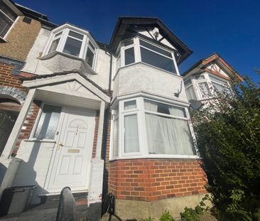 3 bed terraced house to rent in Luton, Luton, LU2 - Photo 4