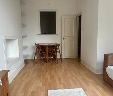 2 Bed Flat, Netherwood Road, W14 - Photo 1