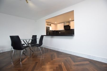 Royal Plaza, 2 Westfield Terrace, S1 4GG - Photo 3