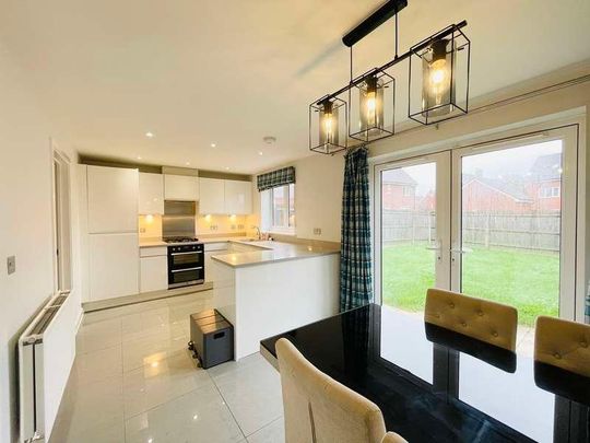 Westvale Road, RH6 - Photo 1