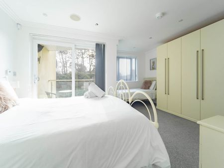 3 bed town house to rent in Durrant Road, Parkstone, BH14 - Photo 4