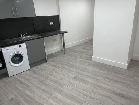 Studio to rent - Photo 2