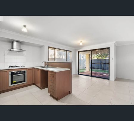 5 Ward Cresent, Kelmscott, WA 6111 - Photo 5