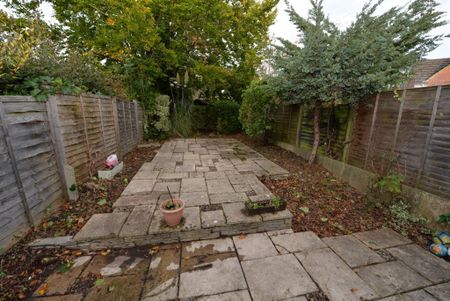 3 bedroom terraced house to rent - Photo 3