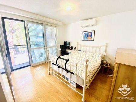 Very Spacious 2 Bedroom Apartment - Photo 4